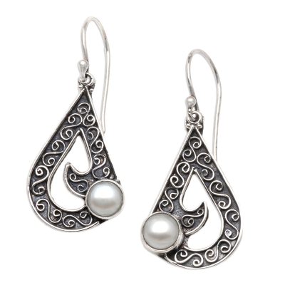 Sterling Silver and Cultured Freshwater Pearl Dangle Earring