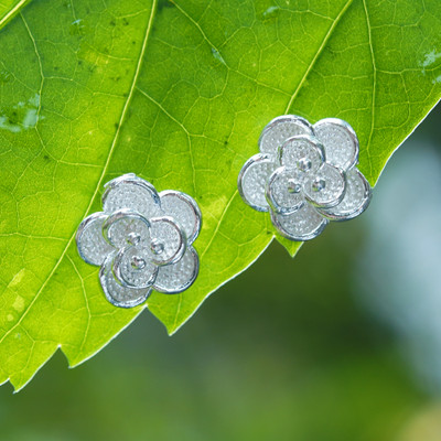 Floral High-Polished Sterling Silver Carnation Stud Earrings