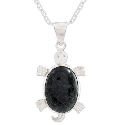 Jade pendant necklace
