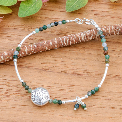 Thai Moss Agate Beaded Bracelet with Fish-Themed Pendant