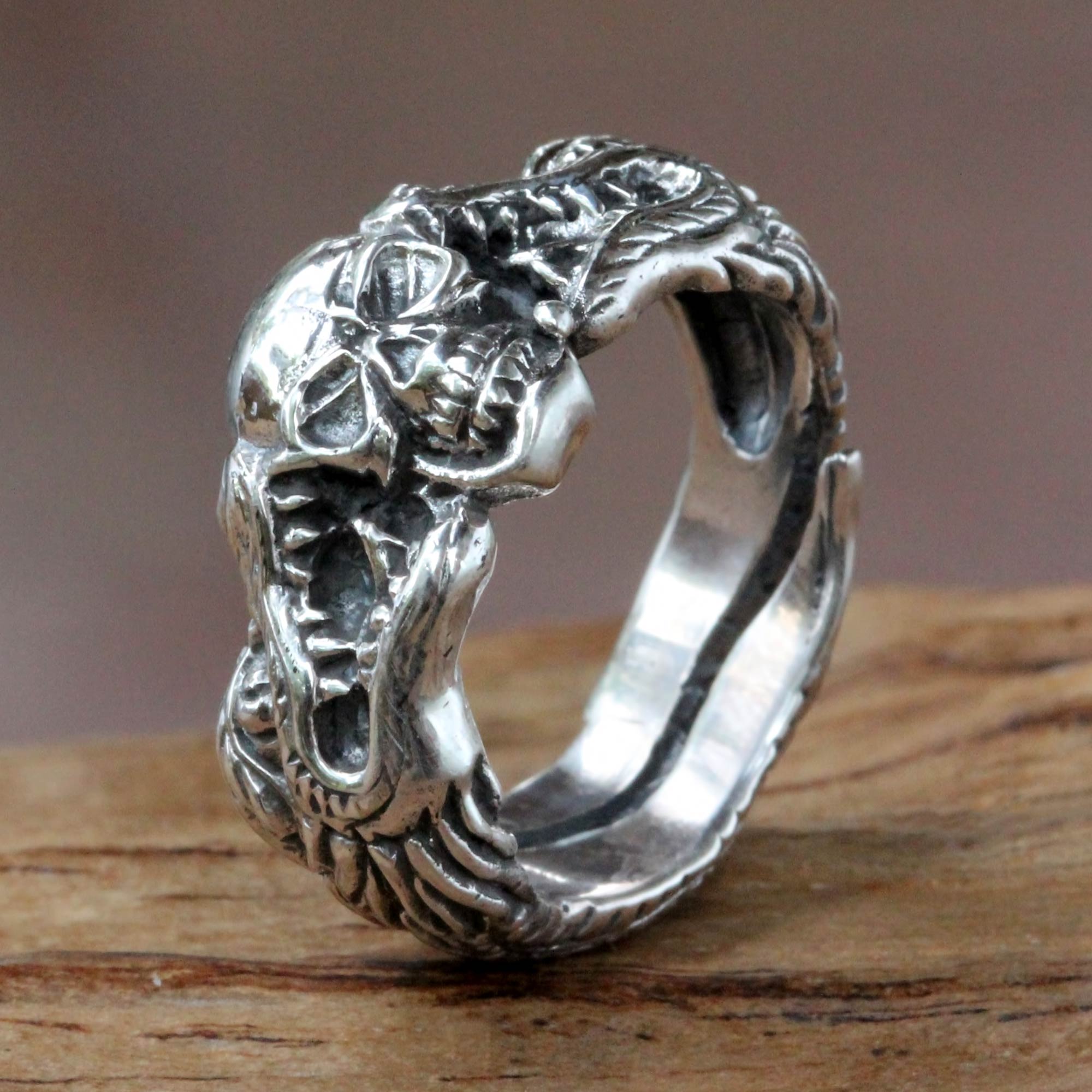 Старое кольцо с драконом