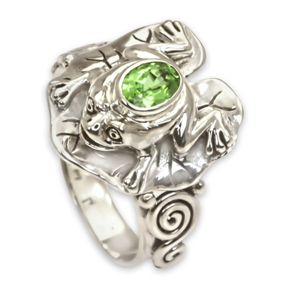 Peridot and silver frog cocktail ring
