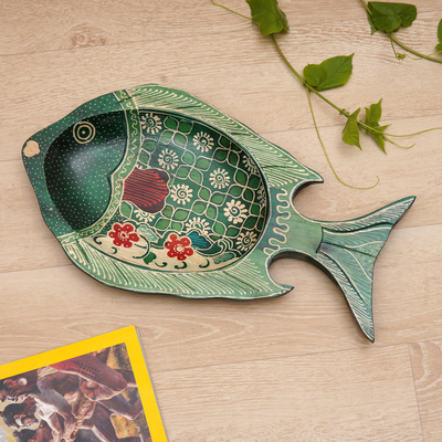 Batik Fish-Shaped Green and Red Pule Wood Decorative Plate