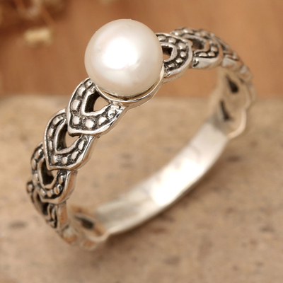 Traditional White Cultured Pearl Single Stone Ring