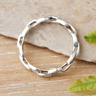 High-Polished Modern Chain-Themed Sterling Silver Band Ring