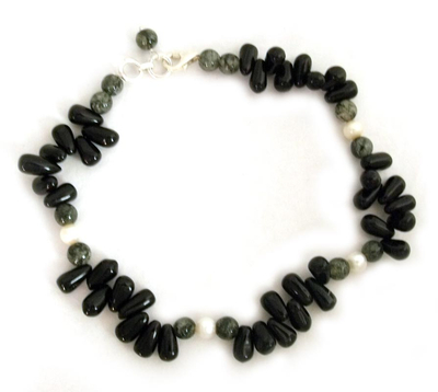 Onyx and pearl beaded anklet