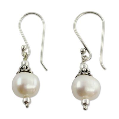 Pearl dangle earrings