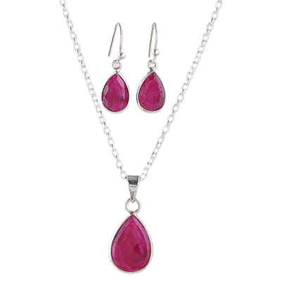 18-Carat Faceted Ruby Necklace and Earrings Jewelry Set