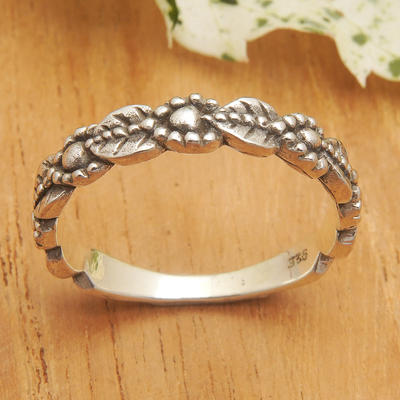 Vine Leaf-Themed Sterling Silver Band Ring from Bali