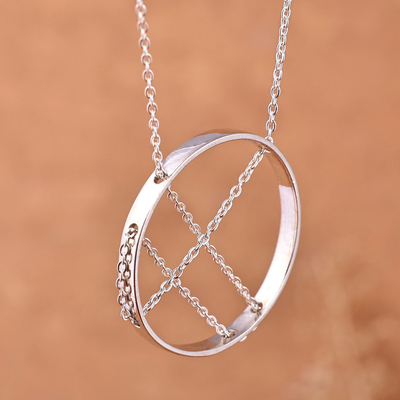 925 Silver Necklace with Circular Pendant & Interlaced Chain