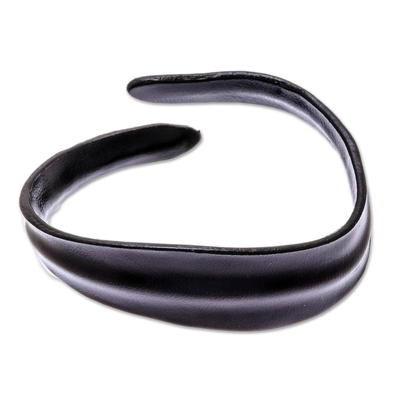 Handmade Leather Wristband Bracelet in Black from Thailand